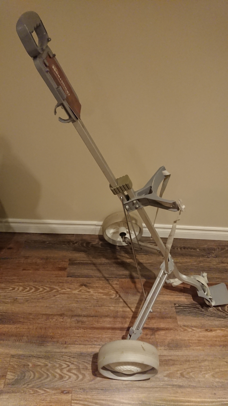 Merit right-handed golf set with bag and handcart image indicator(2)