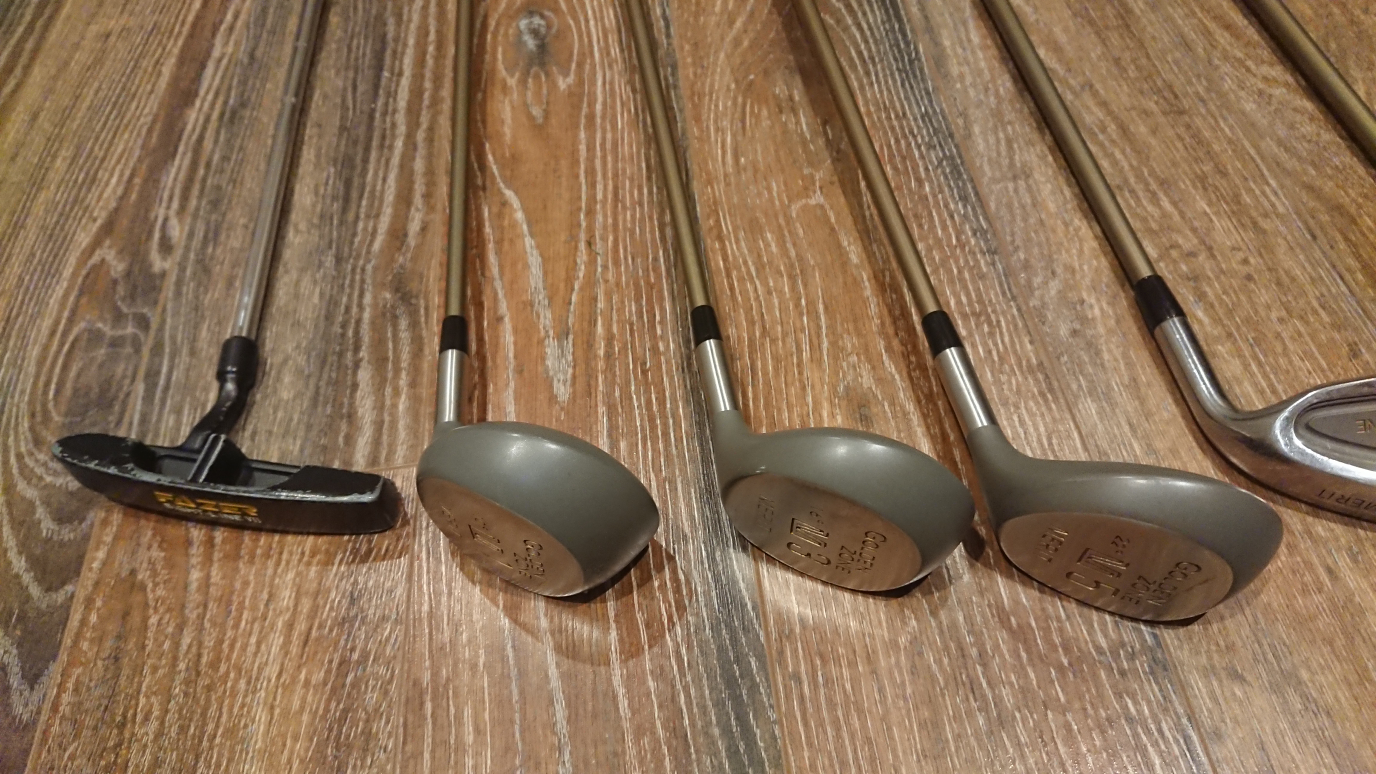 Merit right-handed golf set with bag and handcart image indicator(5)