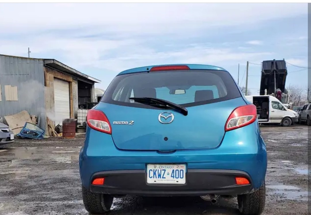 2011 mazda 2 car