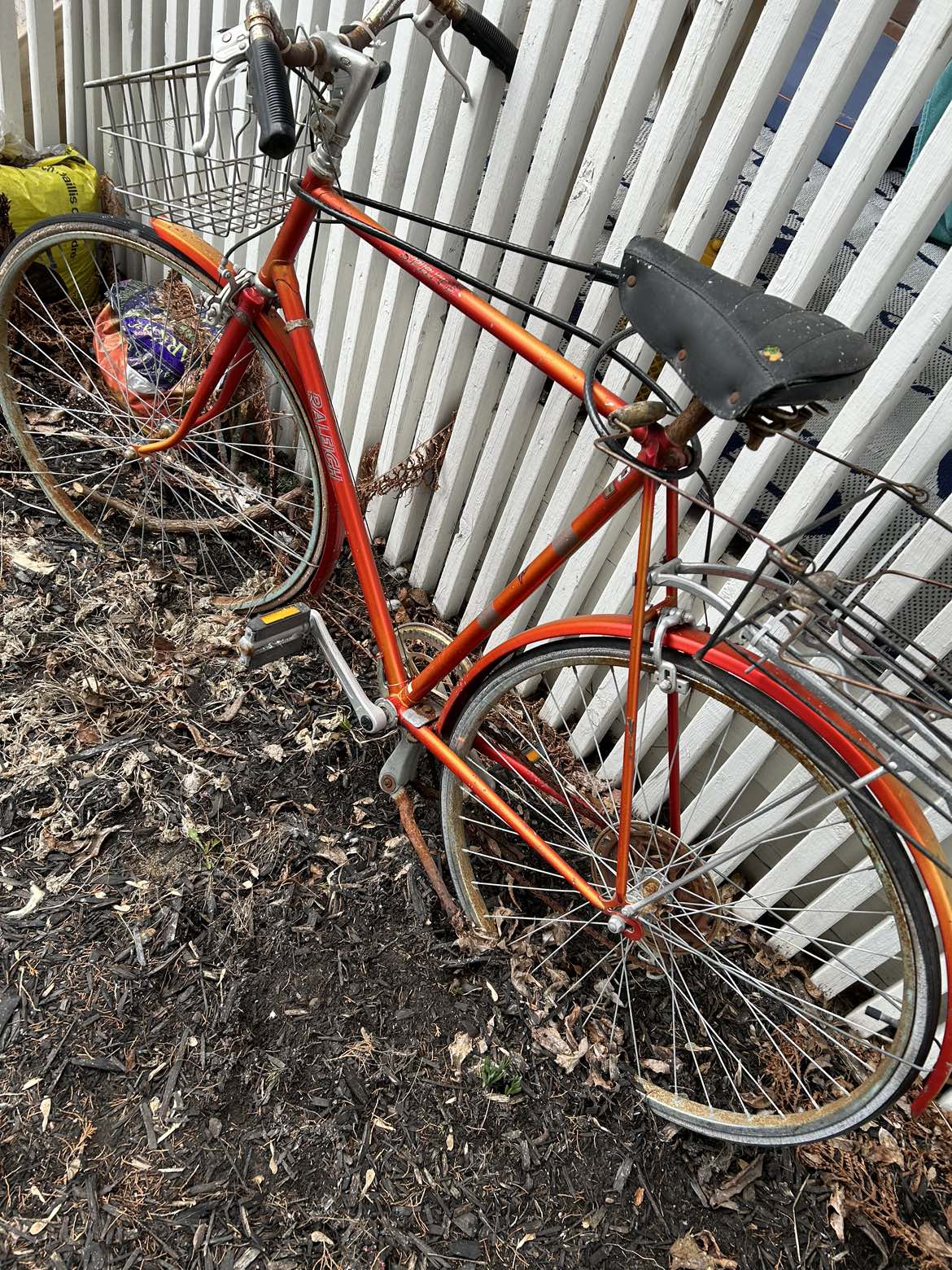 Vintage Raleigh fixer upper bike - photo 2
