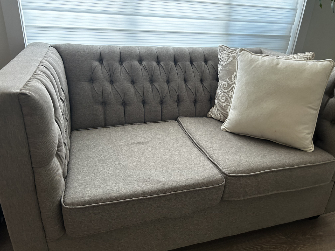 5 piece sofa set (1 love seat and 1 three seater sofa) - photo 4