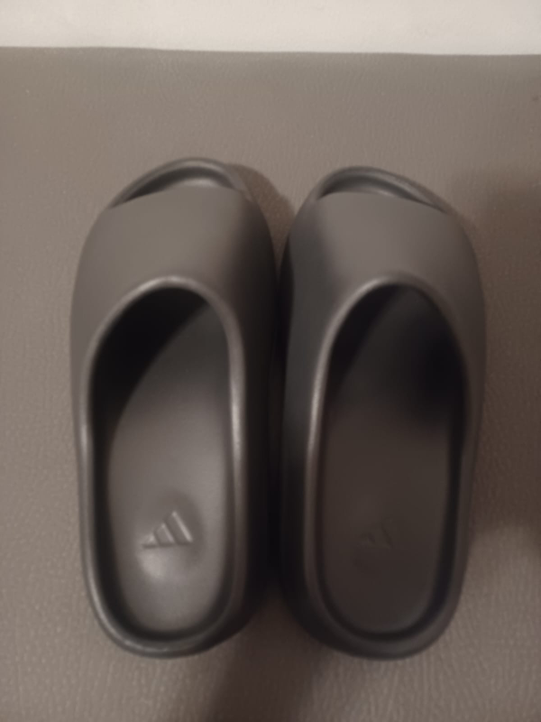 Yeezy Slides Size 10 Onyx - photo 3