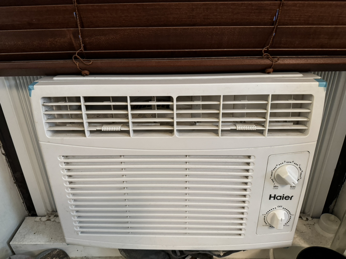 Haier Window A/C unit - photo 2