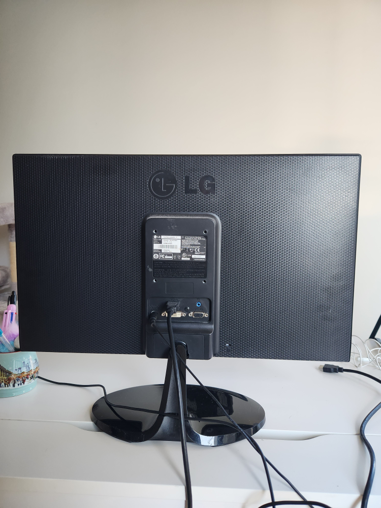LG computer monitor 24 inch - photo 3