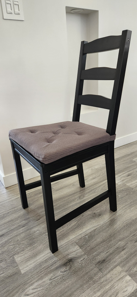 Table and 4 chairs - photo 3
