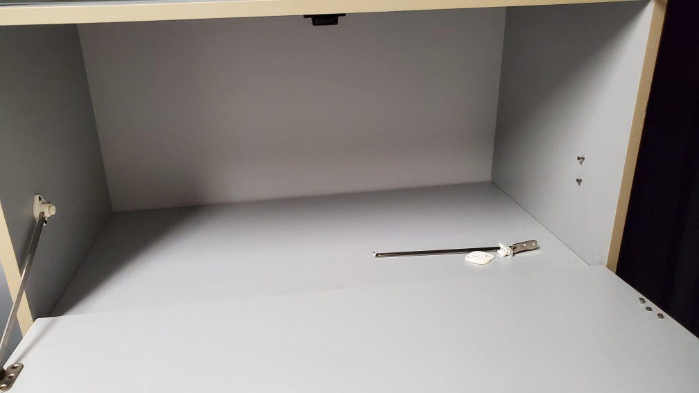 3 grey cabinets - 1 left - photo 3