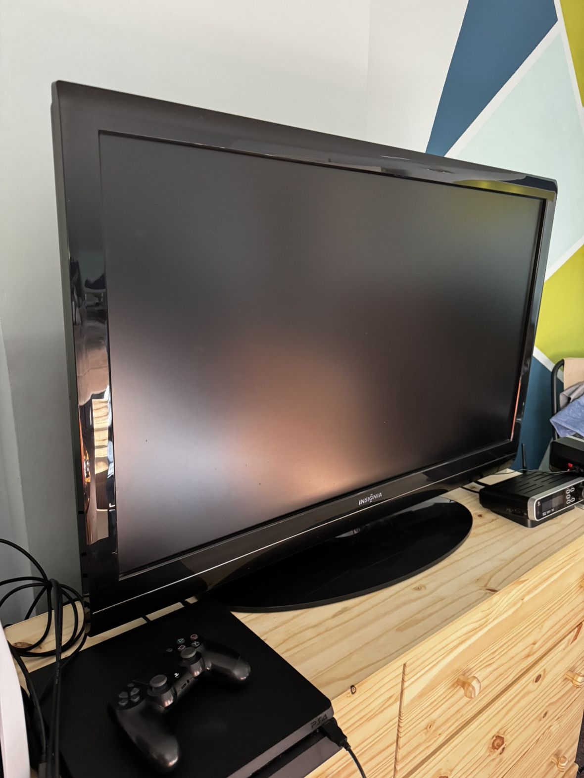 TV 42” - Insignia (NOT SMART TV) thumbnail