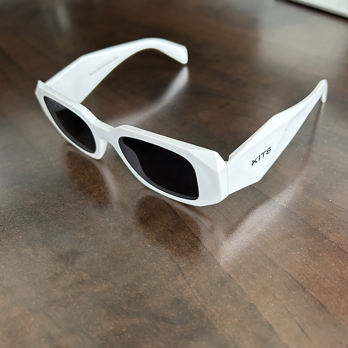 KITS white rectangular retro sunglasses image indicator(3)