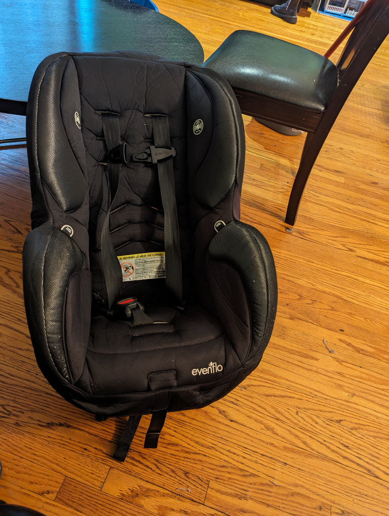 evenflo carseat - expires soon (09/15/24) 6monthsfromnow * image indicator(7)
