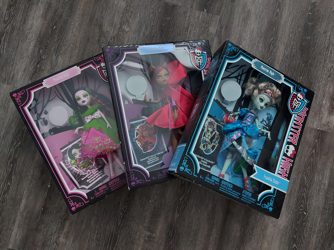 Monster High Scary Tales set of three - NRFB!