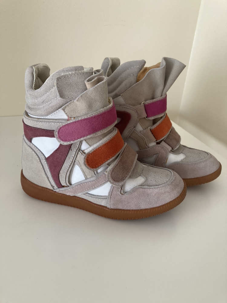 New suede sneakers size 6.5 #freecycle thumbnail