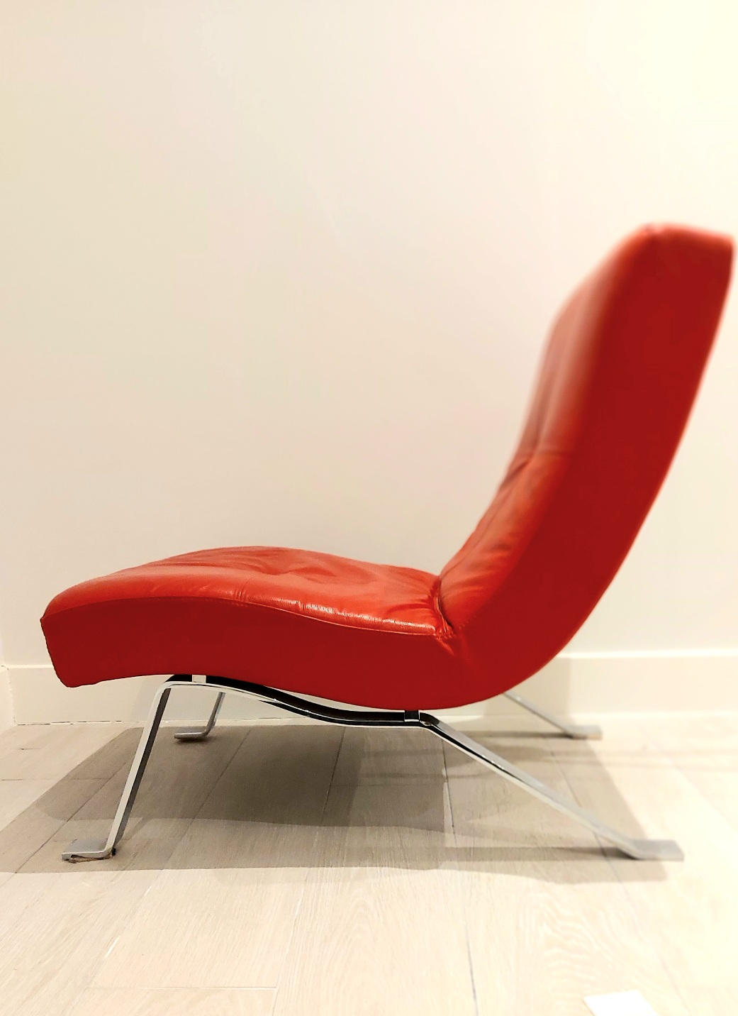 Genunine leather Accent chair  used thumbnail