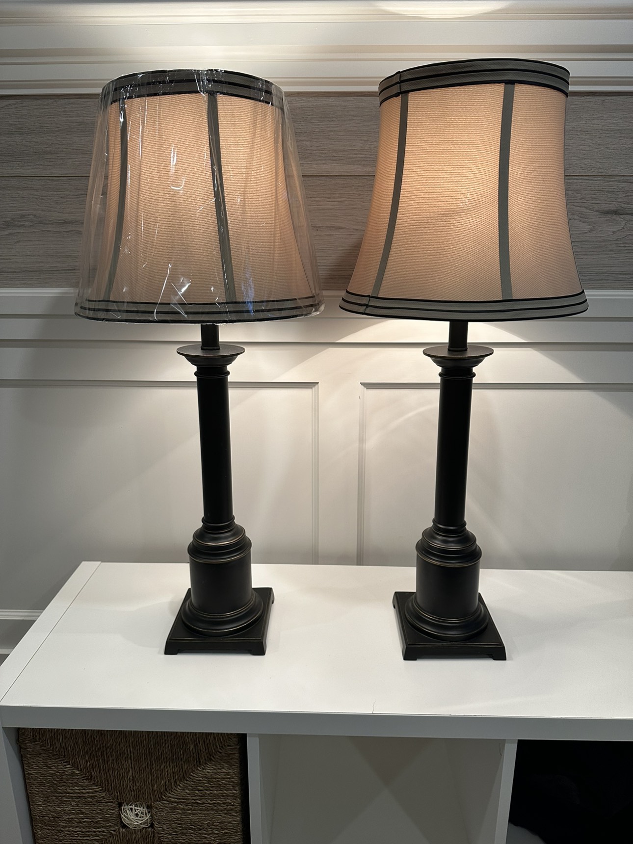 Set of two table lamps