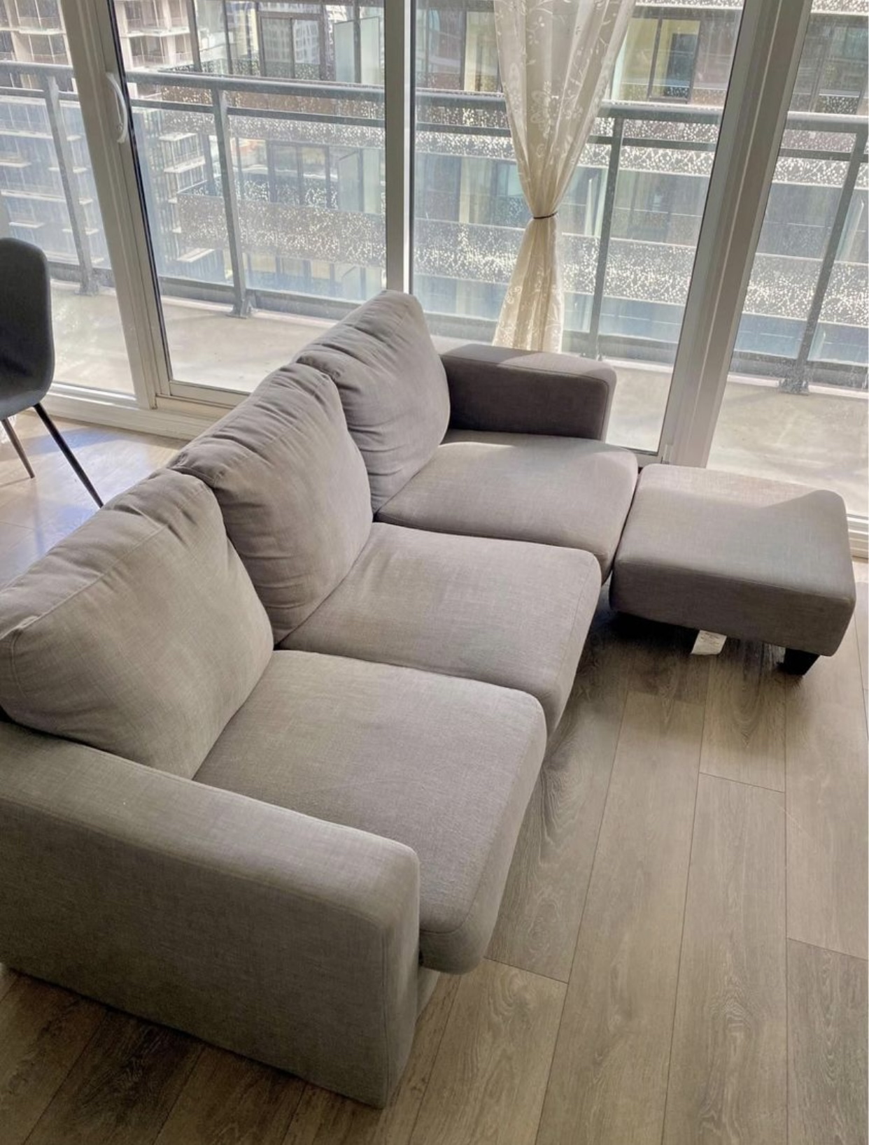 Cozy, Clean, 3-Seater Couch - photo 4