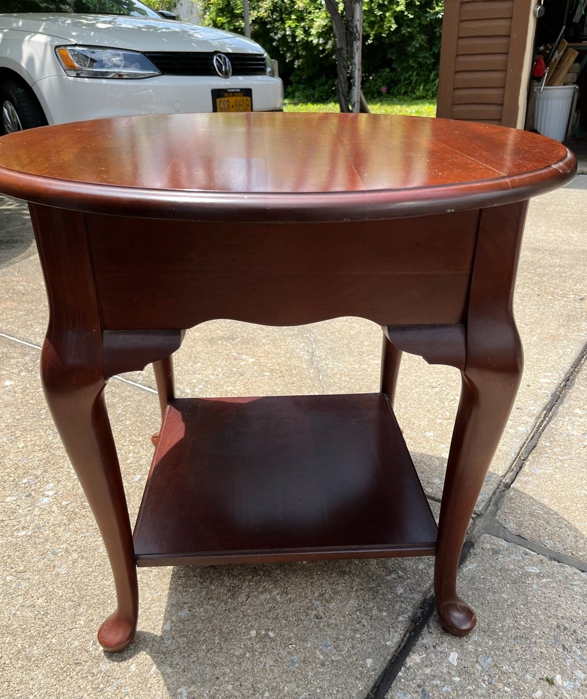 Vintage wooden end table - photo 4