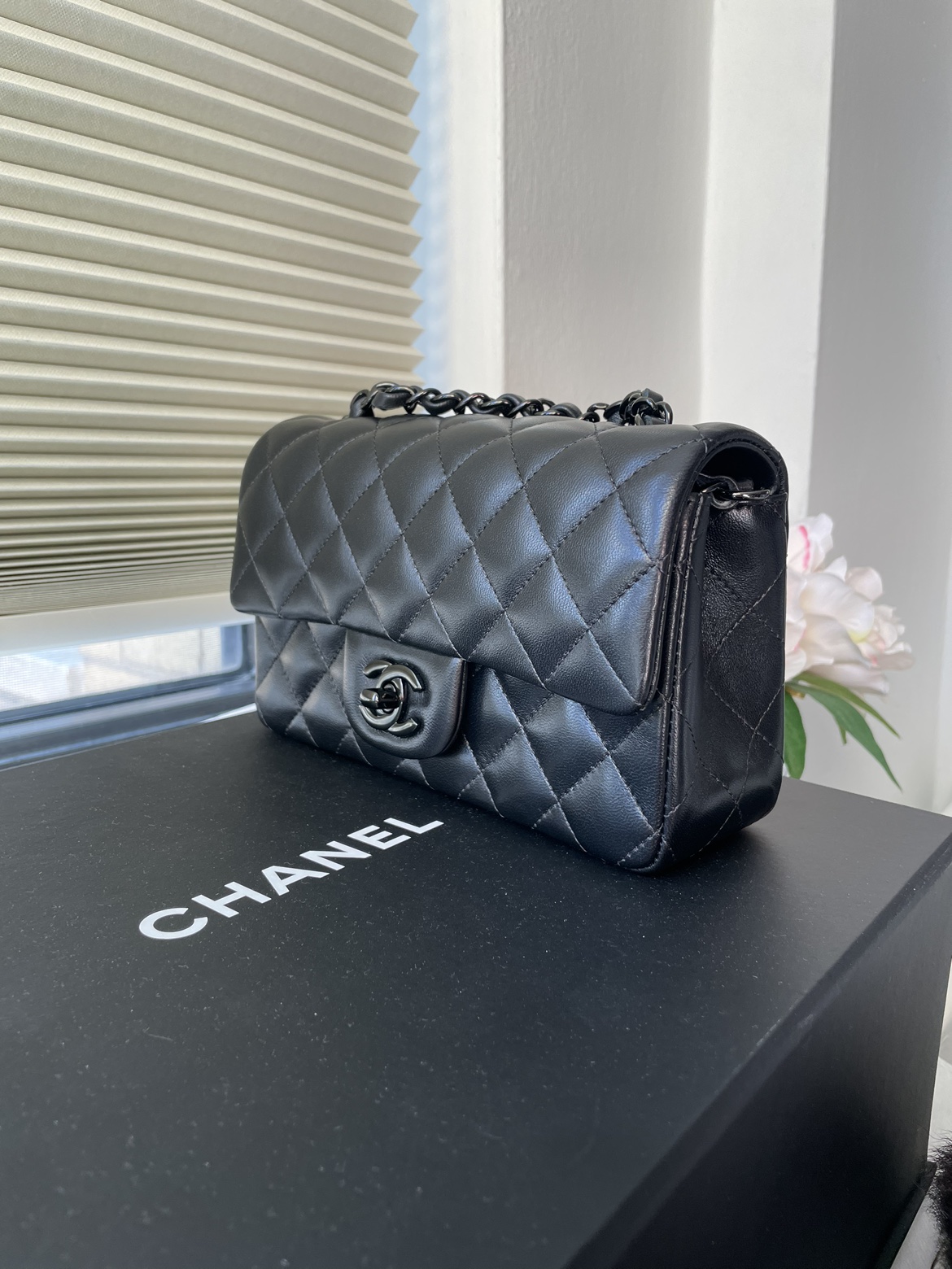 Chanel so black classic flap mini rectangle bag - photo 2