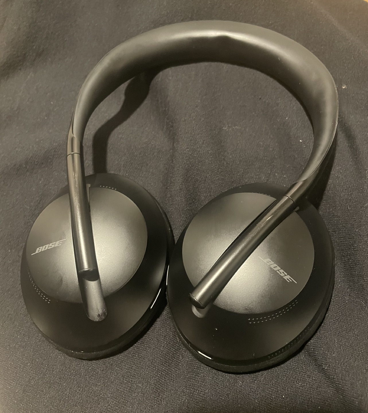 BOSE Noise Cancelling Headphones 700 UC