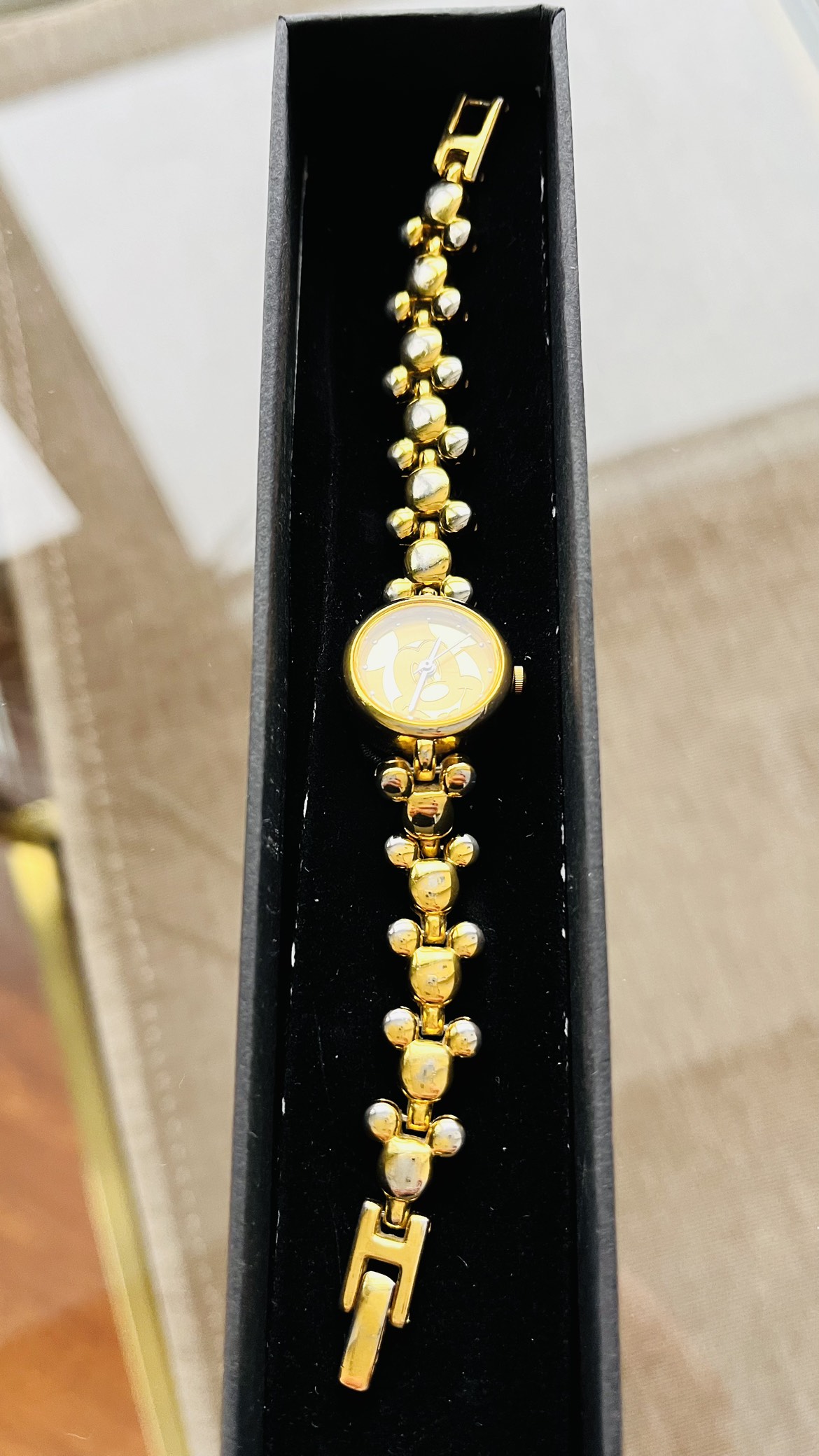 Disney’s Mickey Mouse Elegant Gold-Plated Watch image indicator(2)