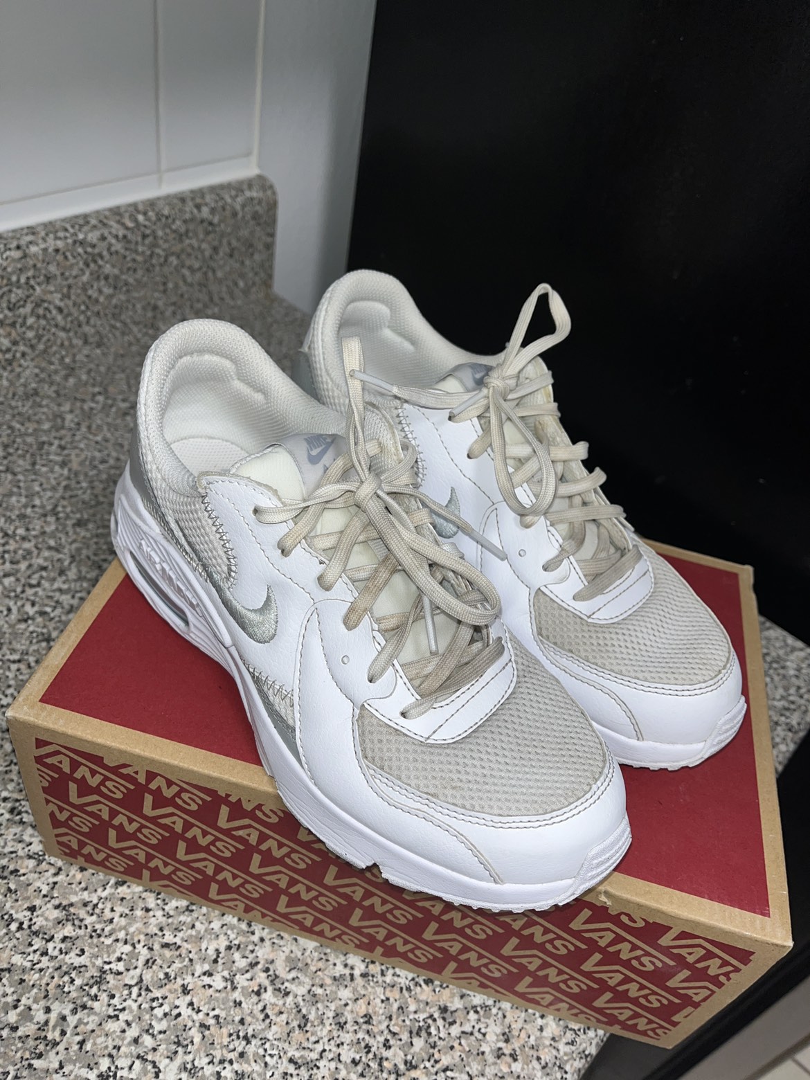 Nike White Airmax image indicator(5)