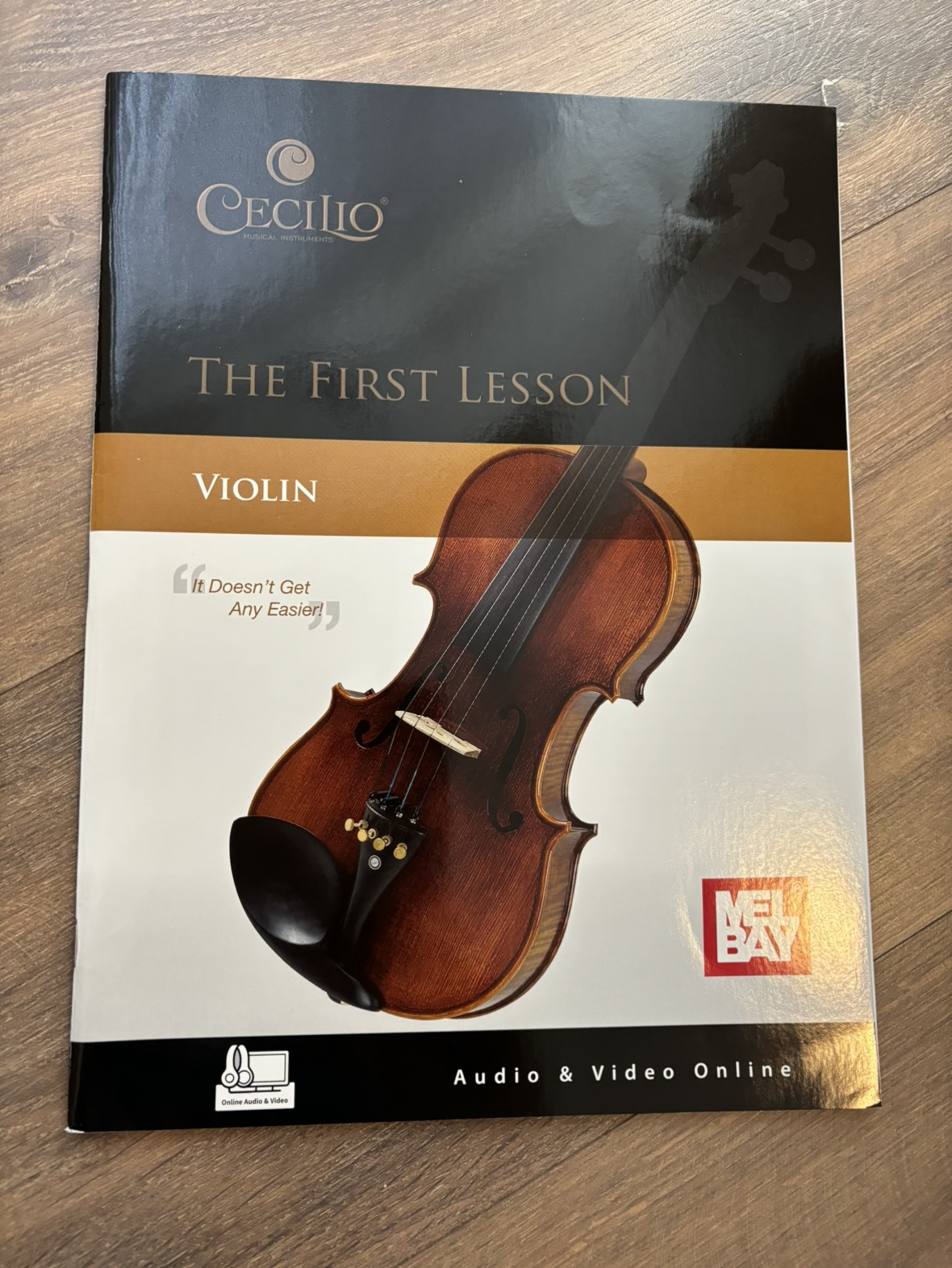 270 new for 85 - 4/4 violin with full set (bows, book + more) image indicator(3)