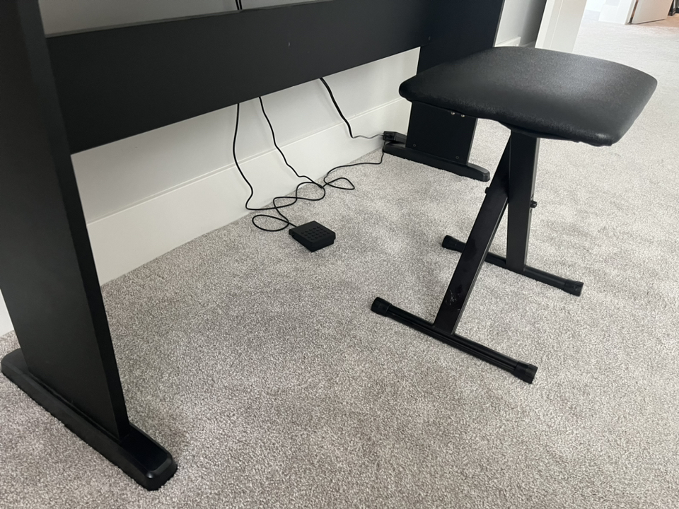 Piano/digital keyboard with bench - photo 4