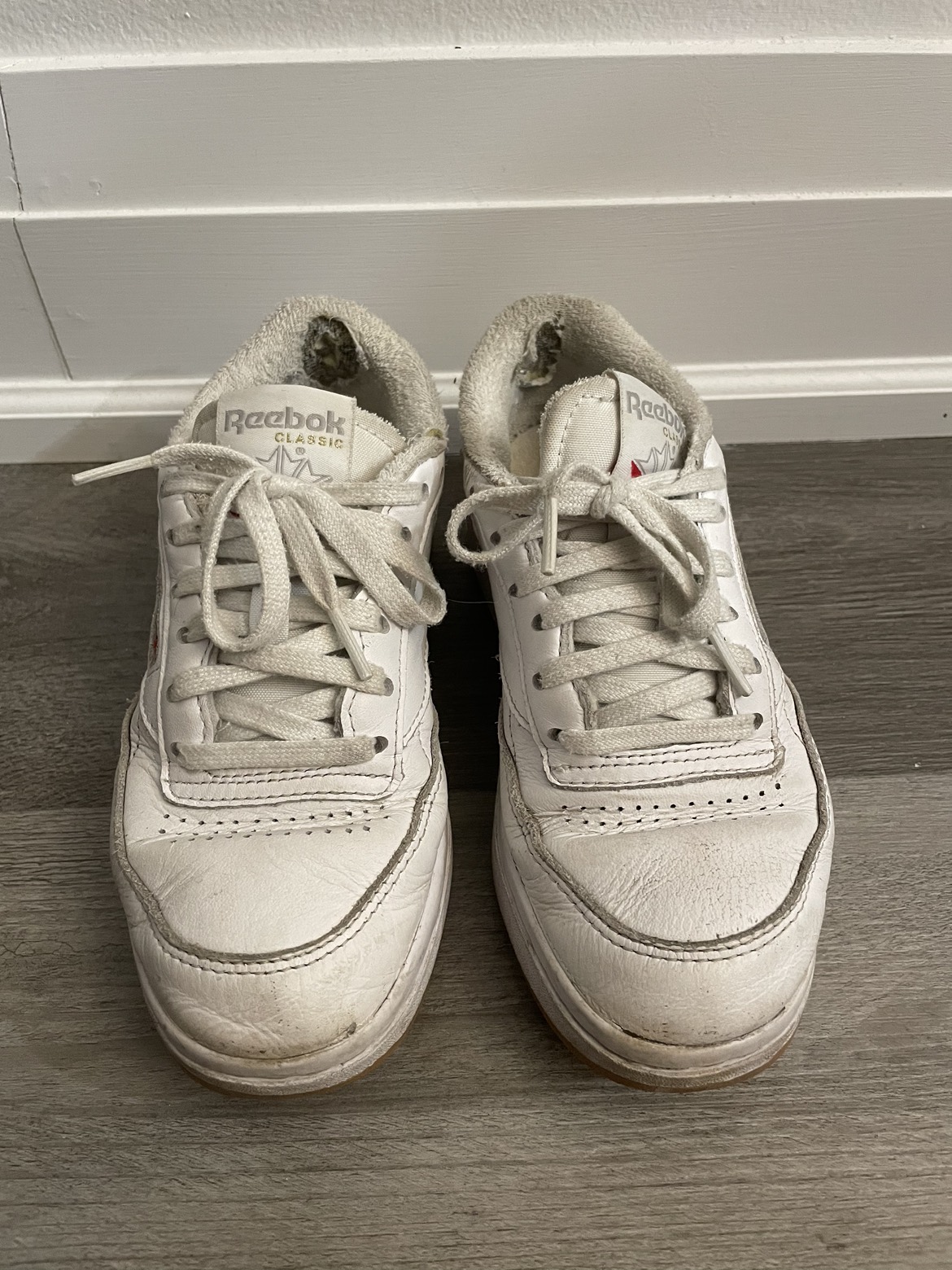 Size 5 White Reebok Shoes - photo 2