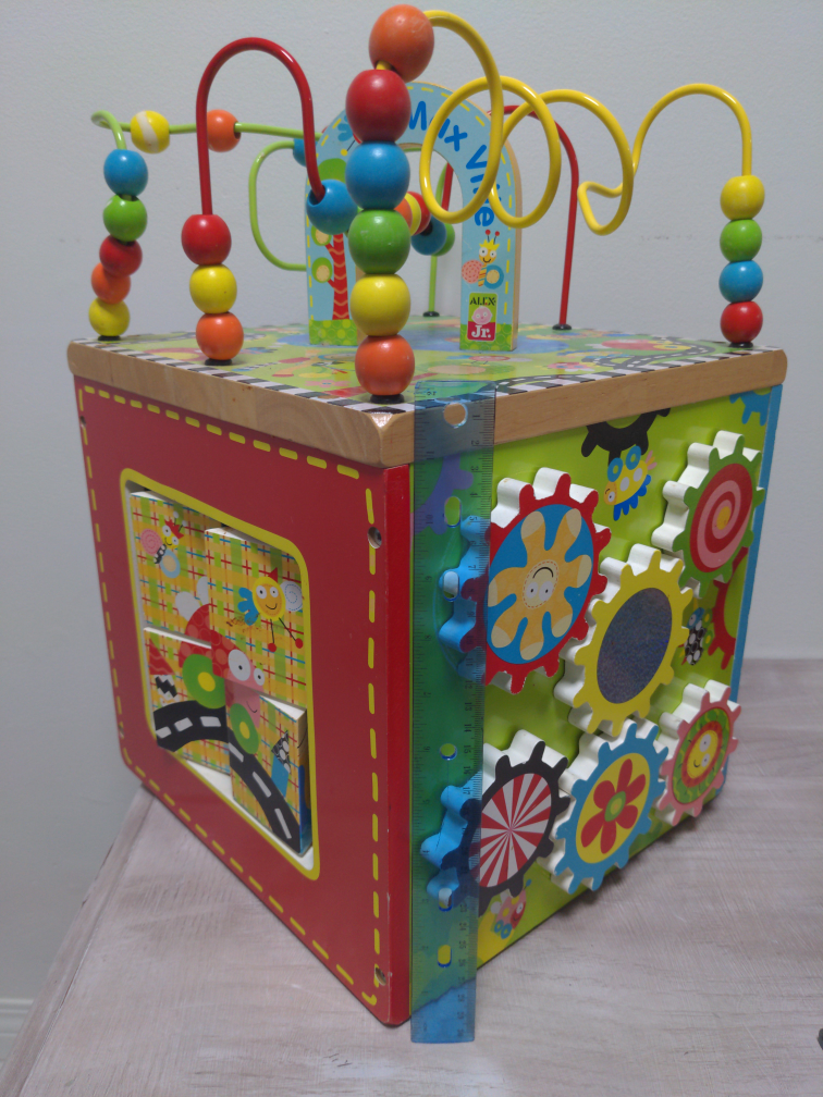 Maxville toy for toddlers