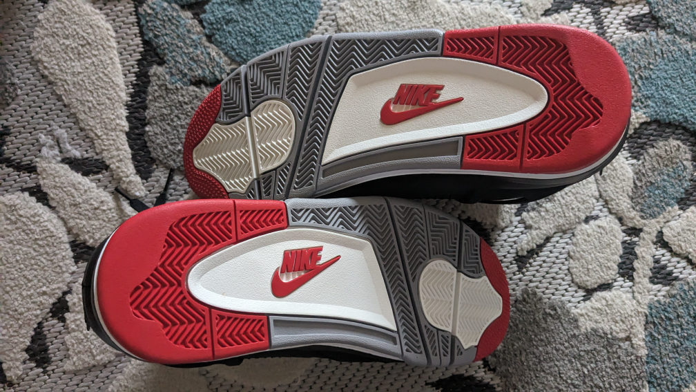 Jordan 4 Bred Reimagined (Size 11 US) - photo 4