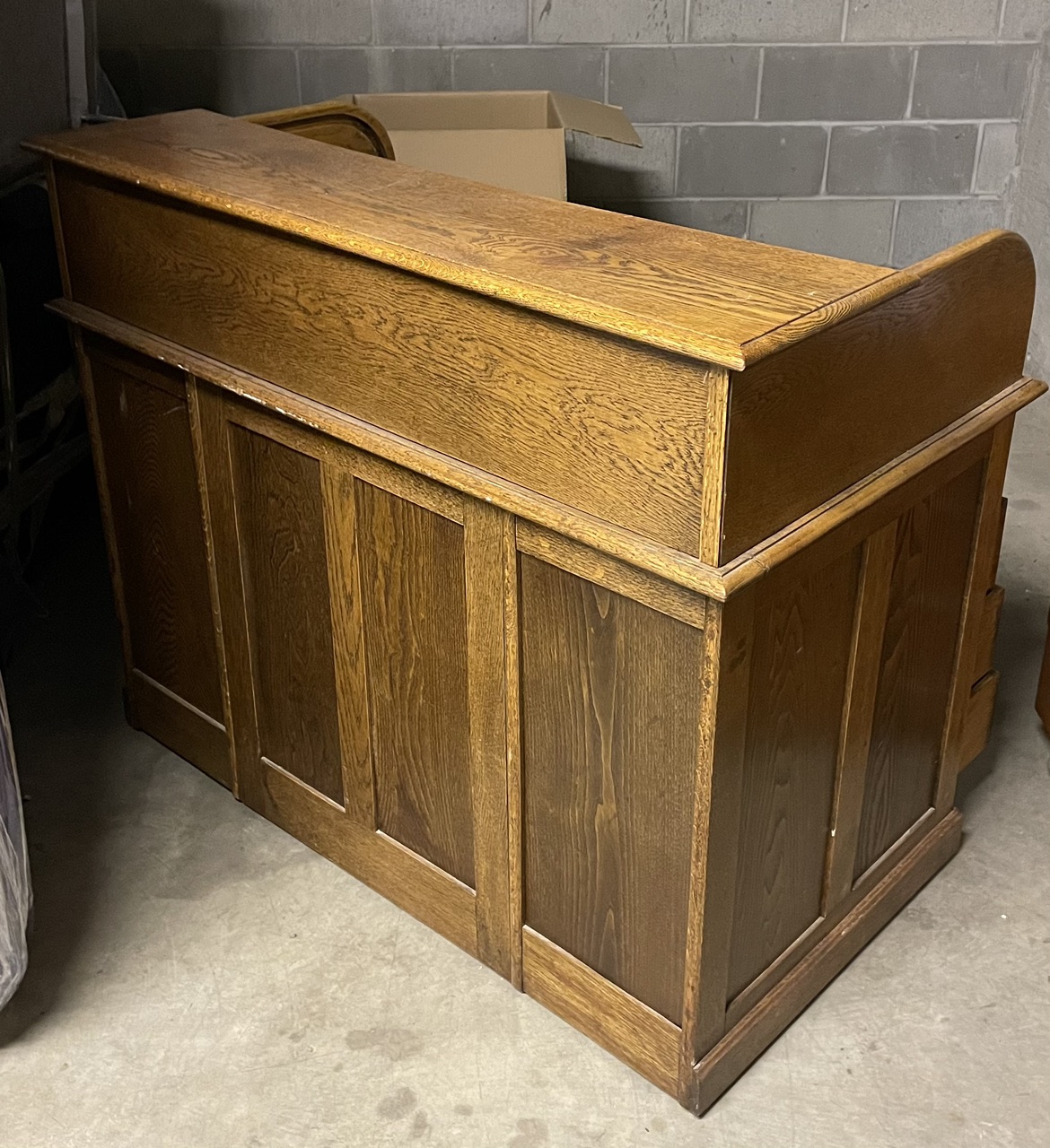 Adopt me: Vintage Desk - photo 4