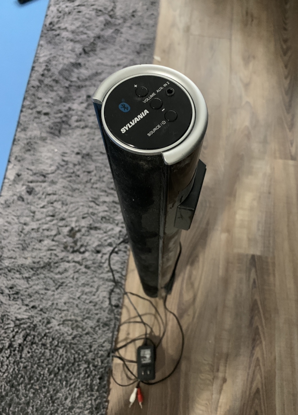 T.V. Surround sound speaker. image indicator(3)