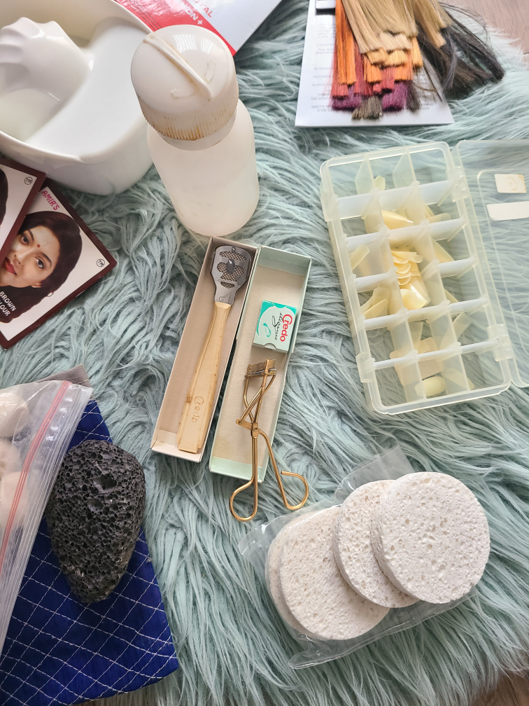 esthetician, hair dresser,manicure, facial,pedicure image indicator(2)