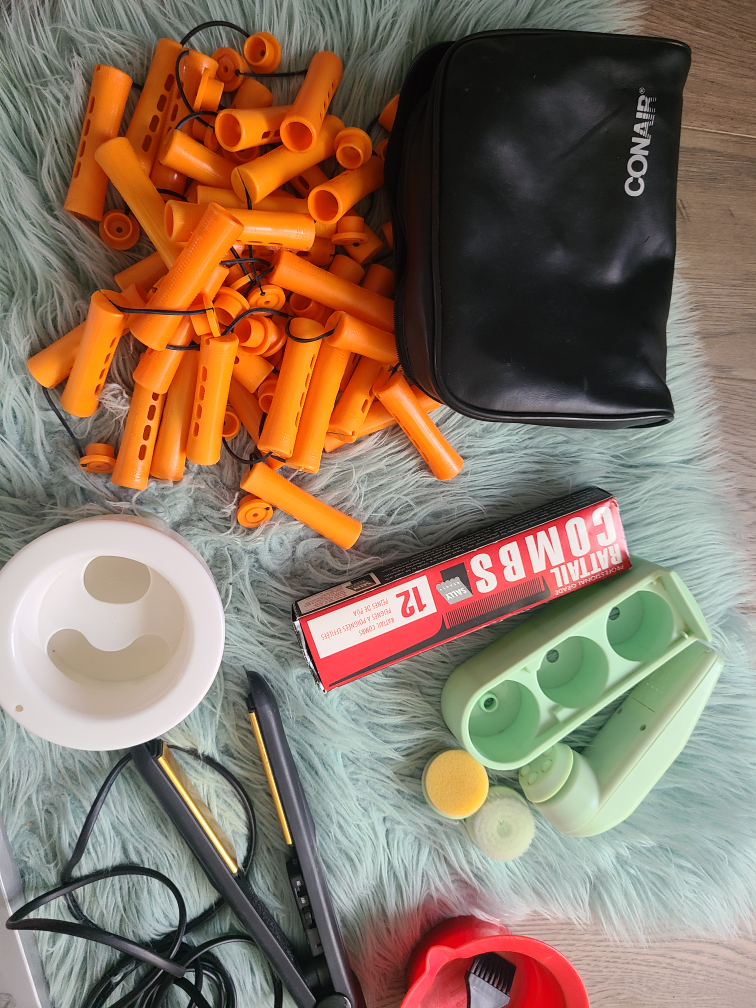 esthetician, hair dresser,manicure, facial,pedicure image indicator(4)