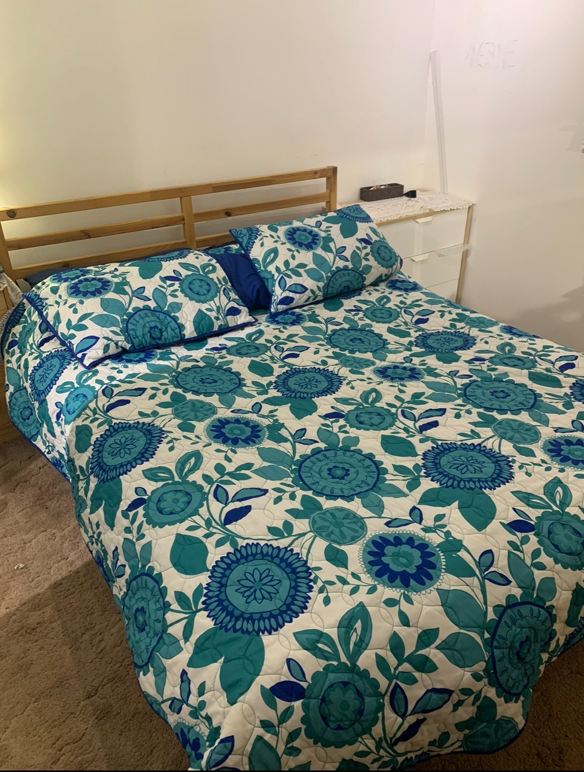 Queen bed - photo 2