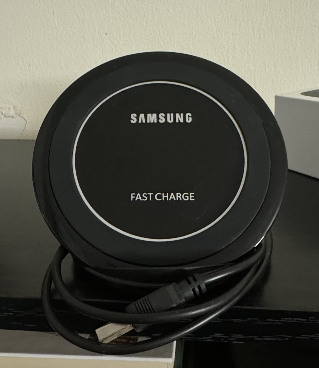 Samsung Qi Certified Fast Charge Wireless Charging Pad + Stand