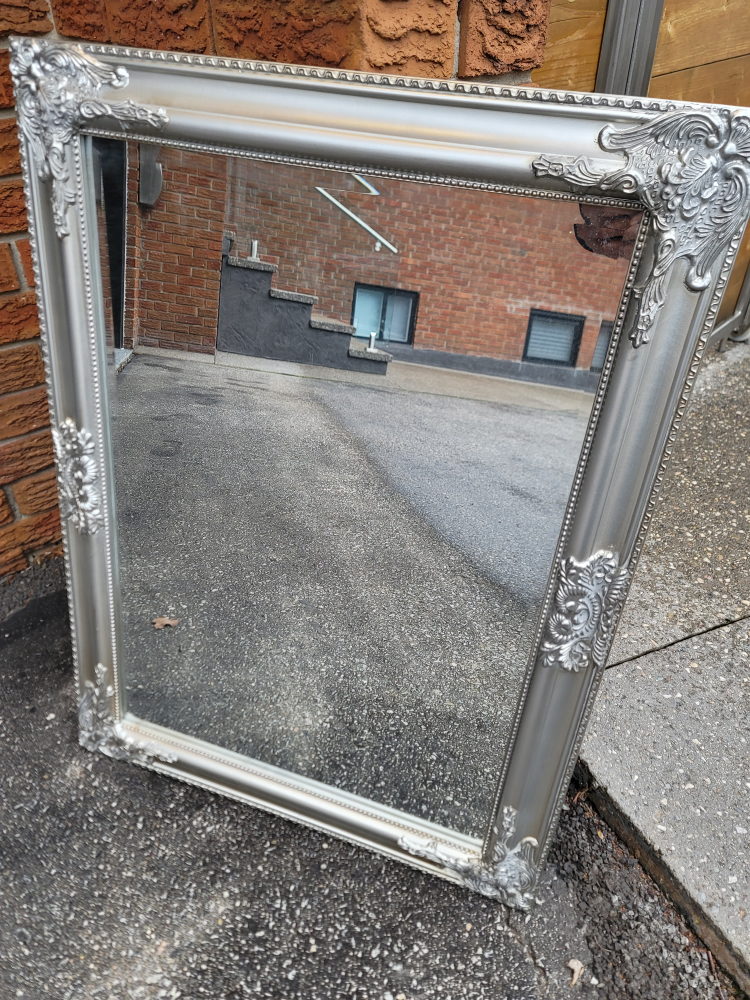 Mirror set
