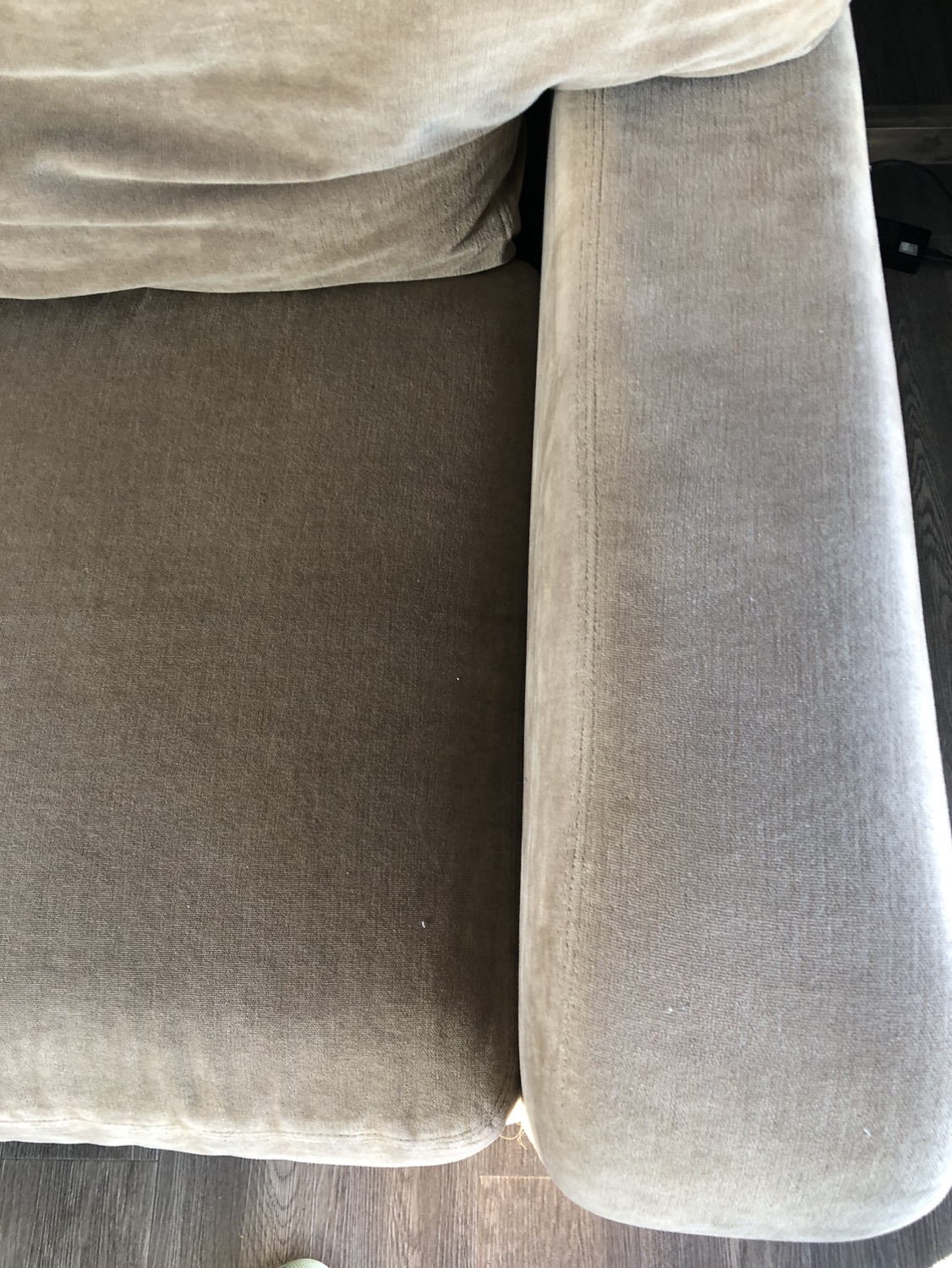 Couch - photo 2