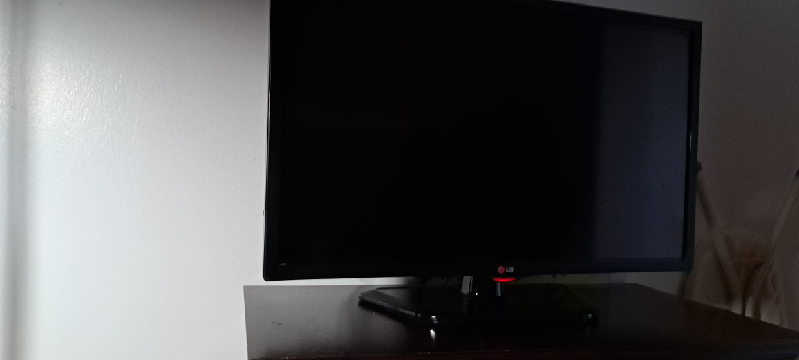 32" LG Smart television LN570B image indicator(3)