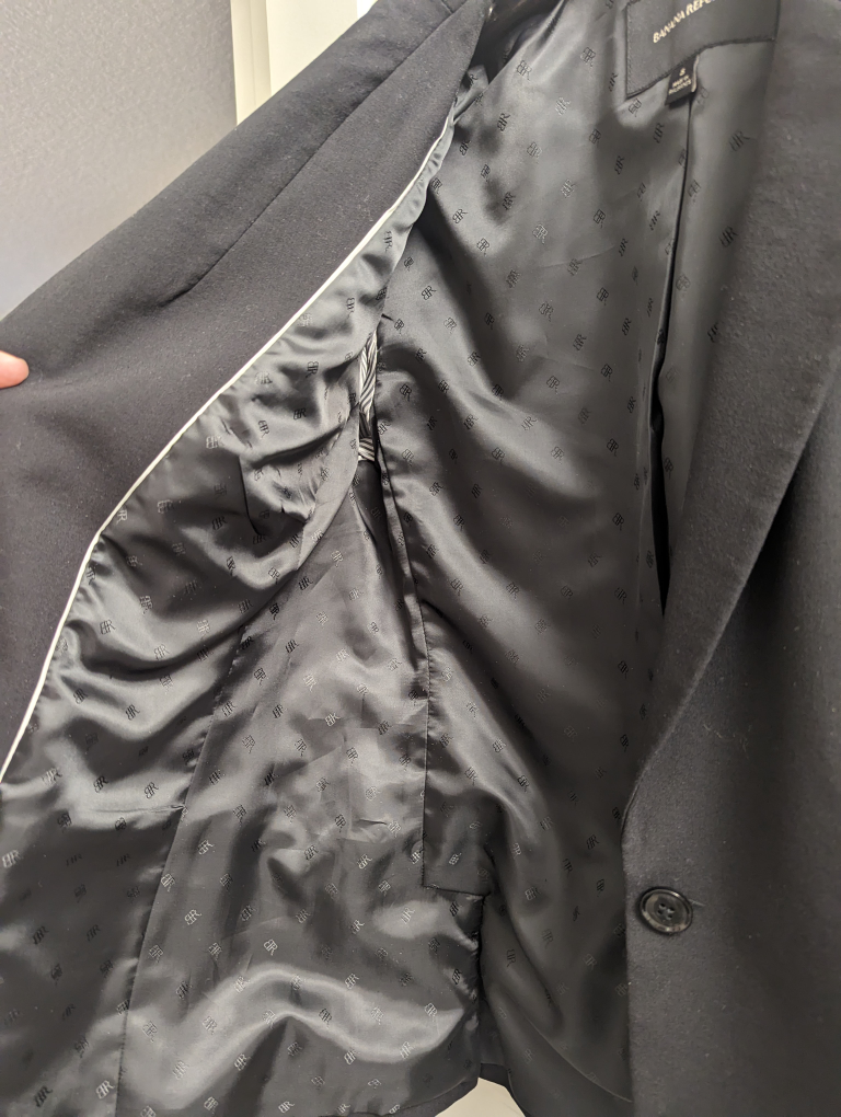 Banana Republic Lightweight Wool Two-Button Suit Blazer image indicator(8)