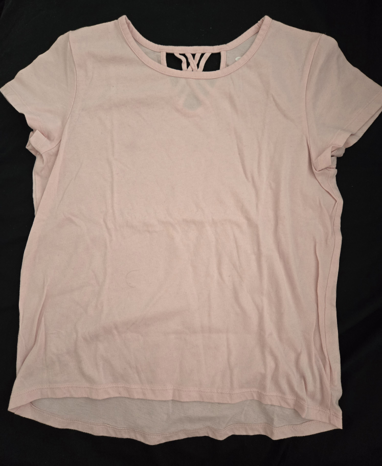 pink t shirt