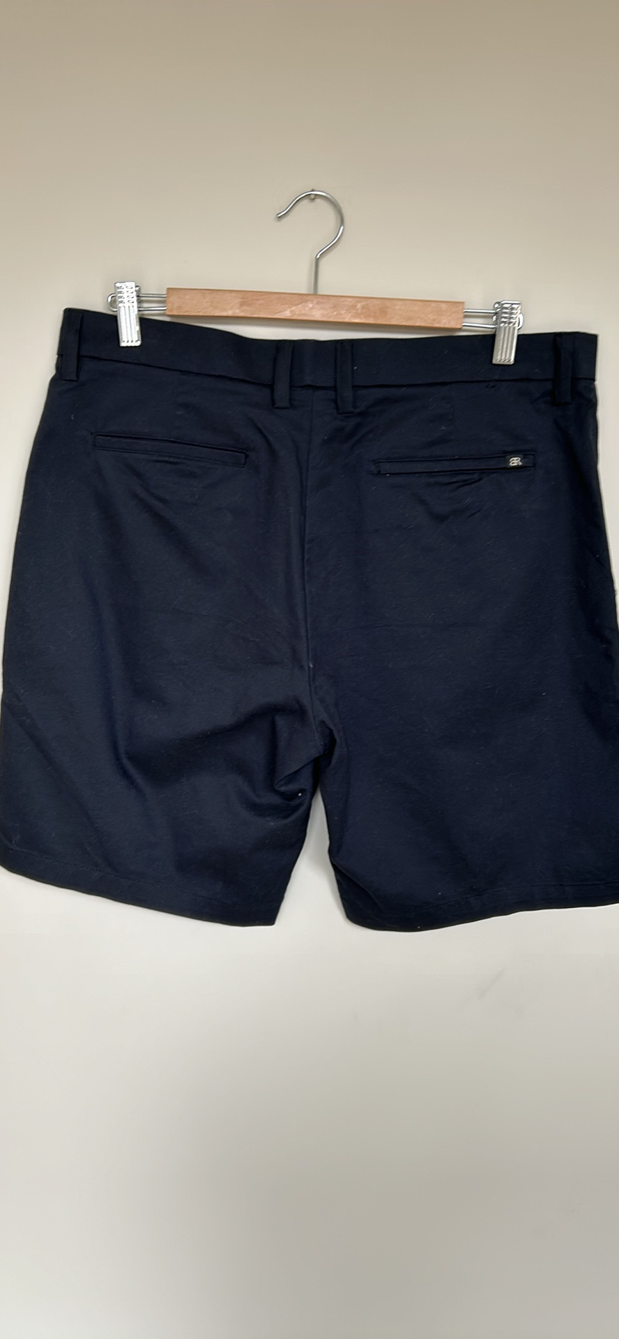 Banana Republic shorts image indicator(2)