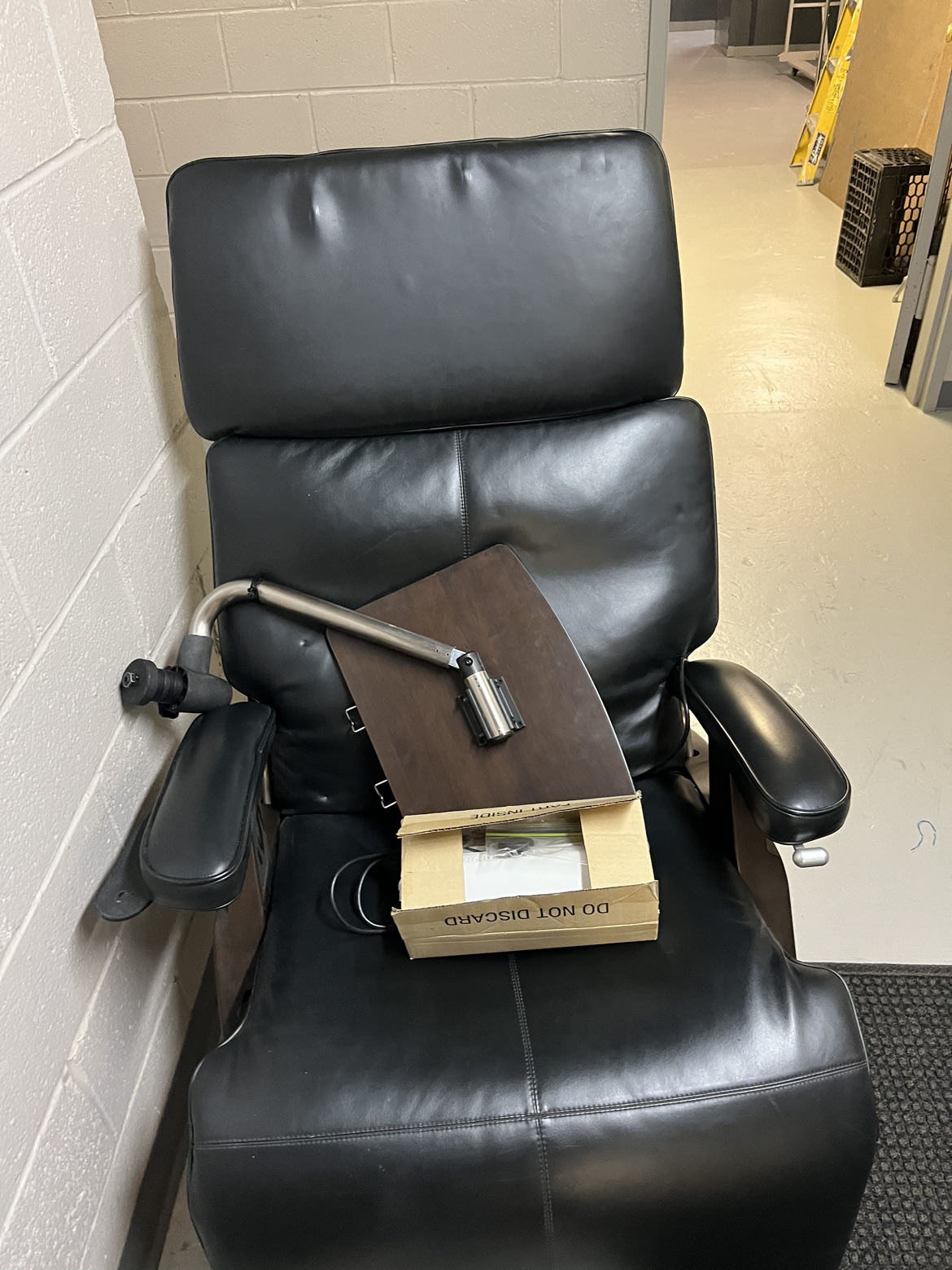 Electric chair - photo 2