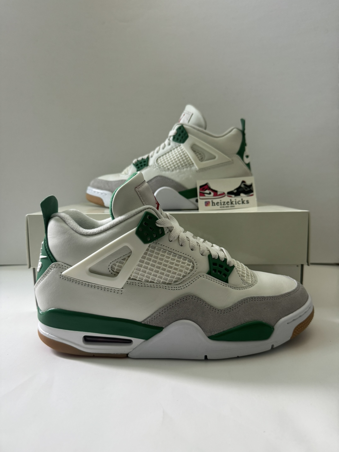 Jordan 4 SB Pine Green thumbnail