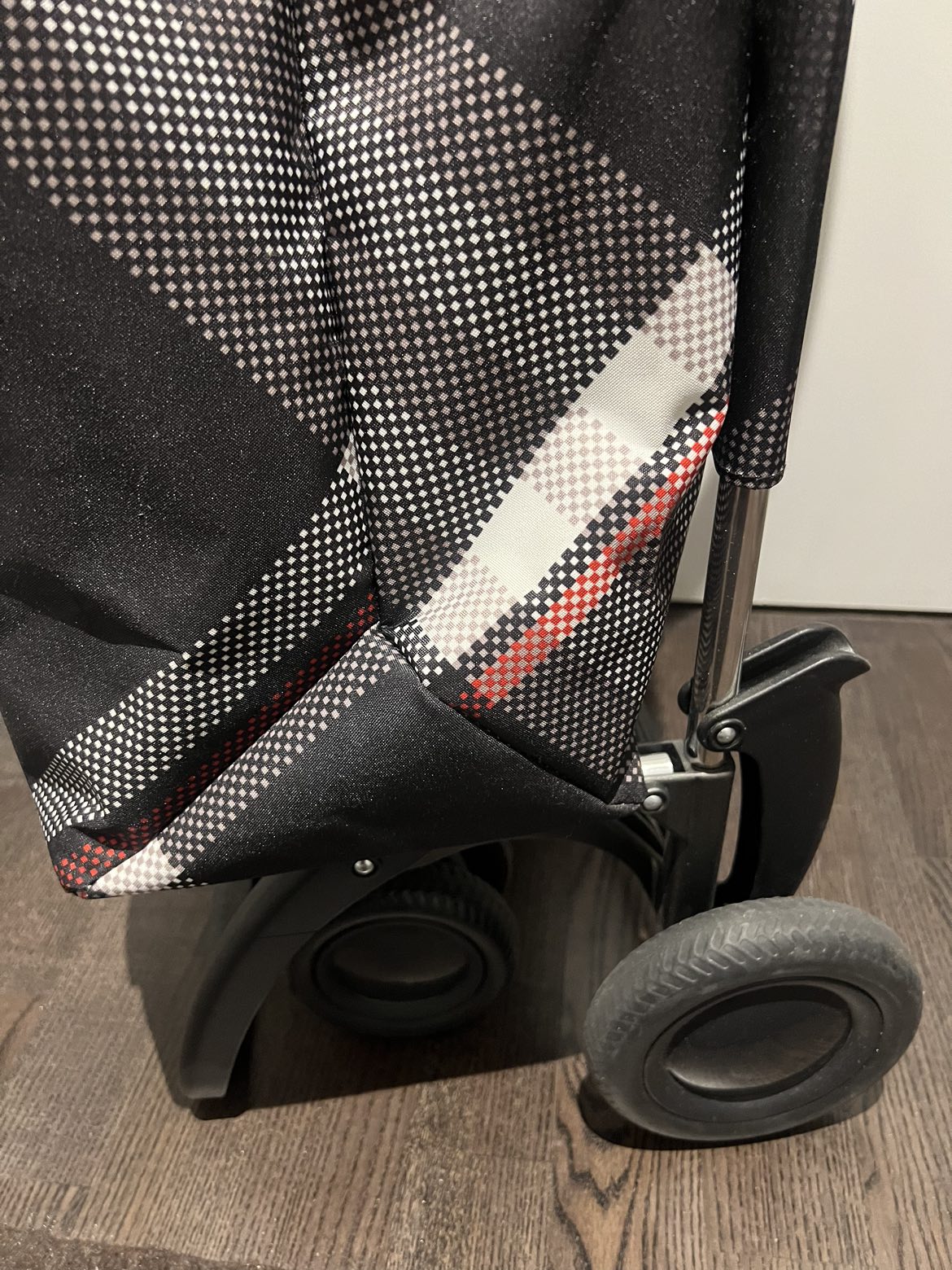 Rolser 4 Wheel Shopping Trolley image indicator(3)