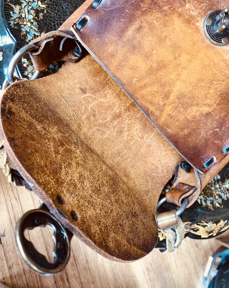 Rare 1970’s Tooled Leather Bag with Daisies image indicator(6)