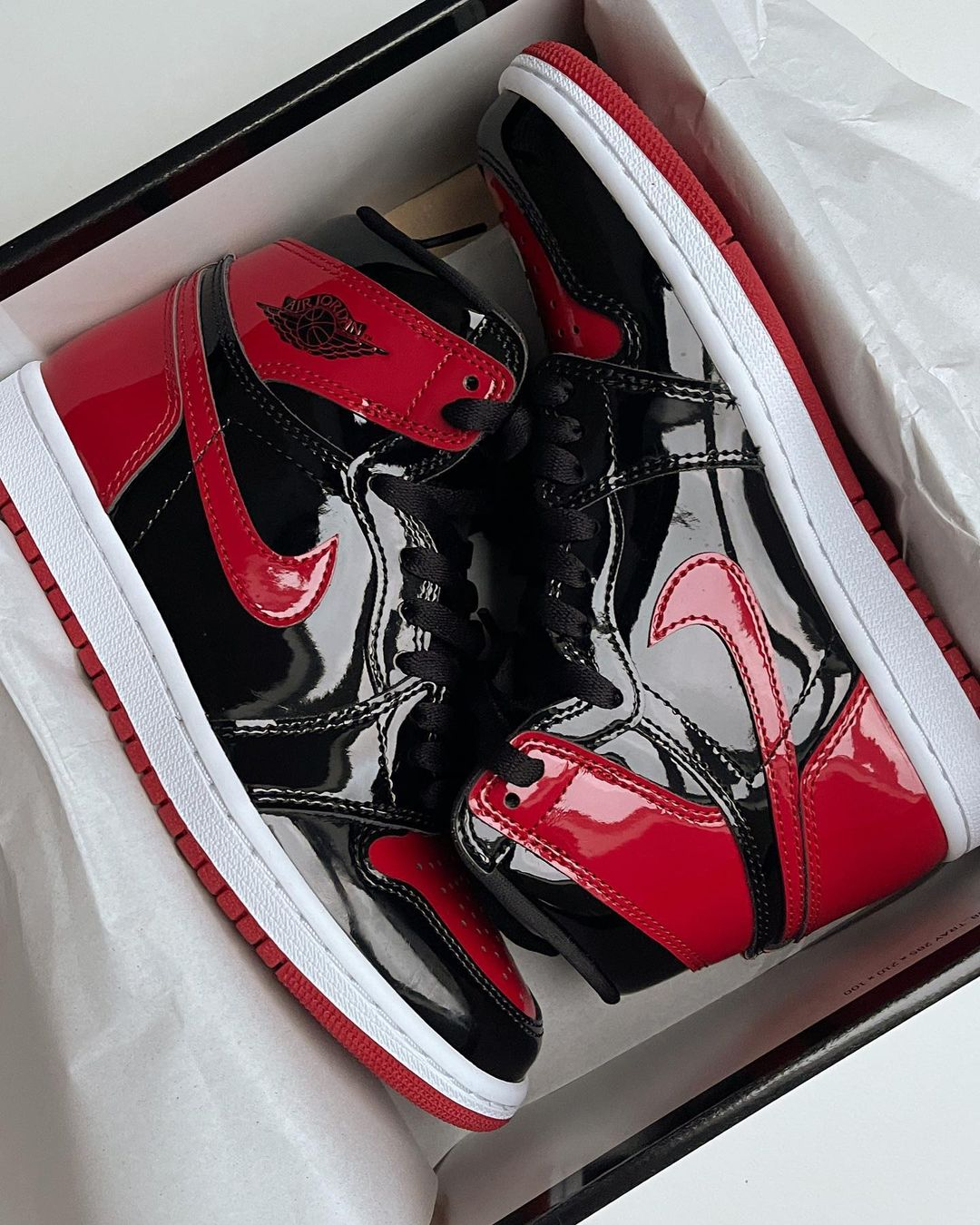 sneakers thumbnail