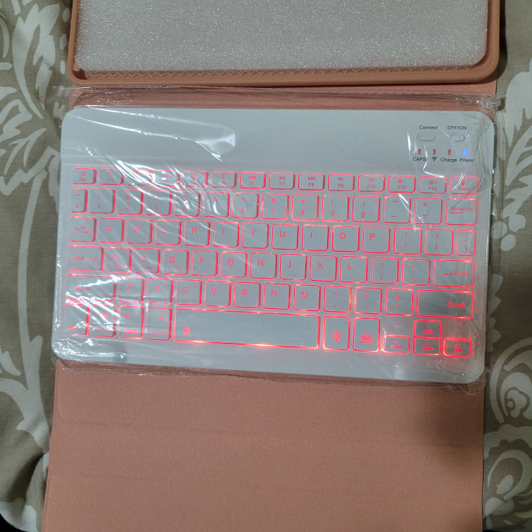 iPad Pro 12.9 inch Bluetooth Keyboard Case with Backlit keys - photo 4
