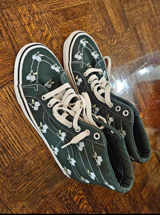 women's size 9 vans thumbnail