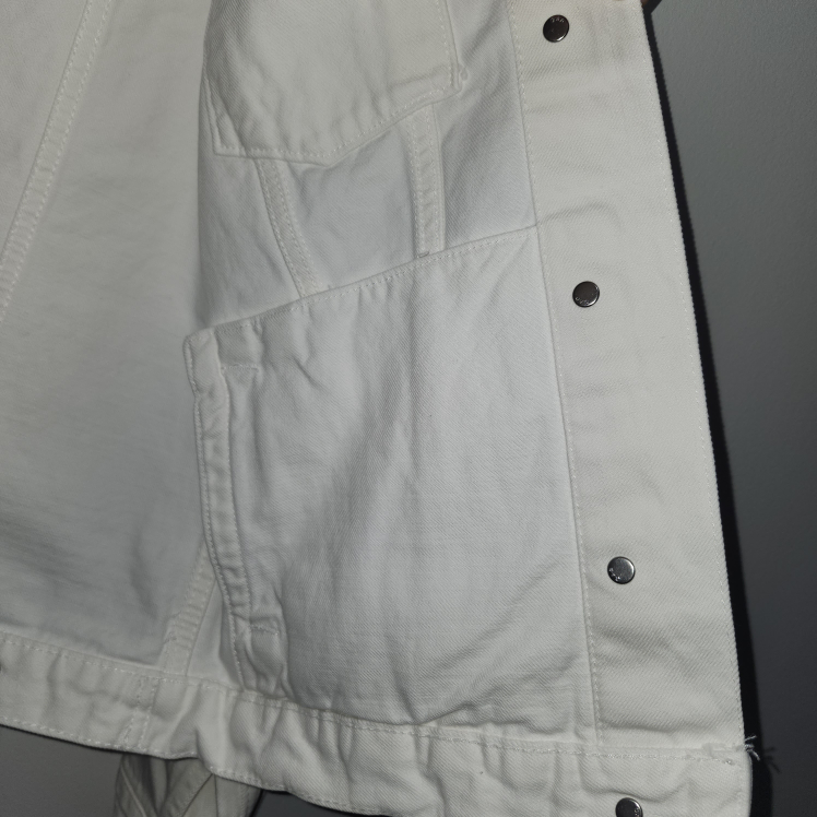GAP OFF-WHITE DENIM JACKET. #M #MEDIUM. image indicator(5)