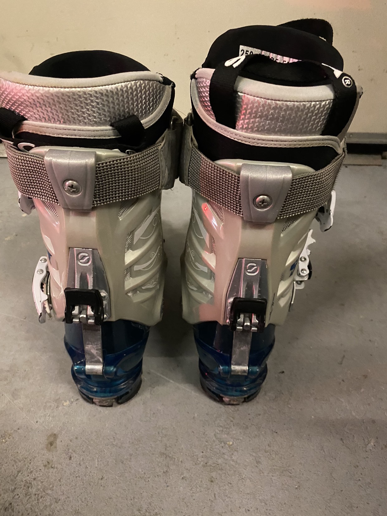 Scarpa Women ski boots image indicator(6)
