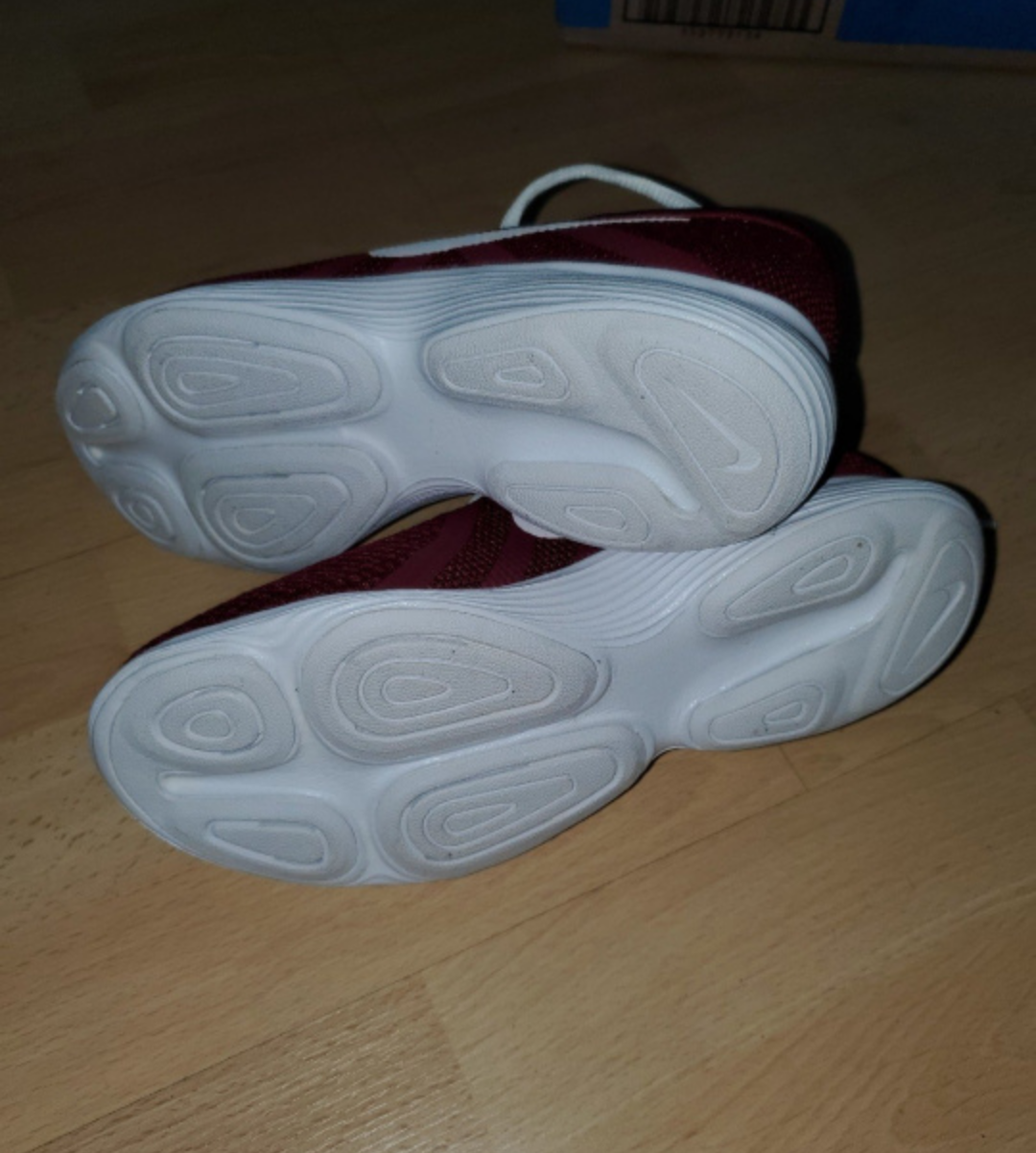 Nike Revolution 4 running sneaker image indicator(4)